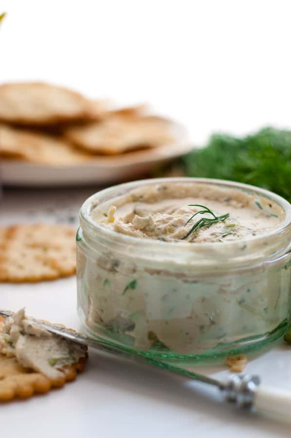 Delicious cashew cream cheese, stuffed with herbs, full of great flavors! Super easy to prepare, non dairy and vegan. | annabanana.co