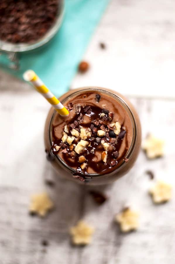 Quick recipe for delicious, creamy and thick chocolate peanut butter banana shake. Made with only 5 ingredients and ready in 5 minutes, you will love it! via @ annabanana.co