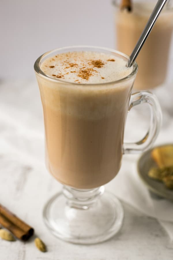 Spicy chai latte made with cashew milk. | via @annabanana.co