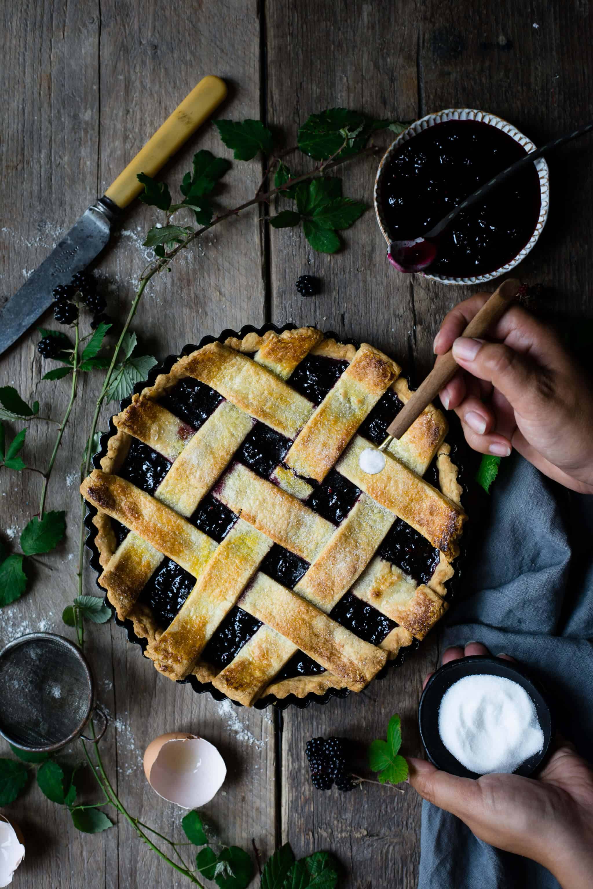 Blackberry jam tart with lattice topping | via @annabanana.co