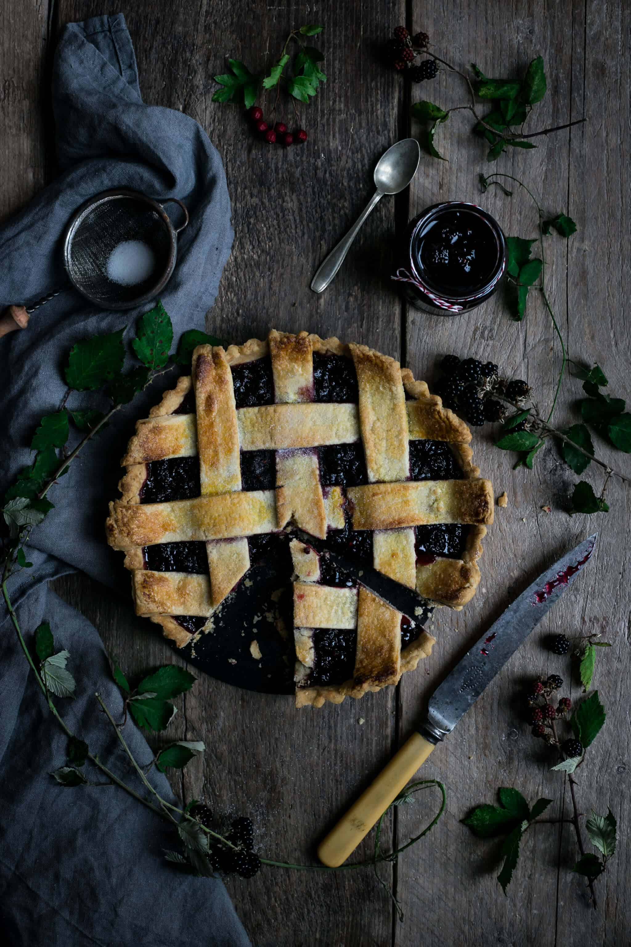 Beautiful blackberry jam and lattice tart | via @annabanana.co