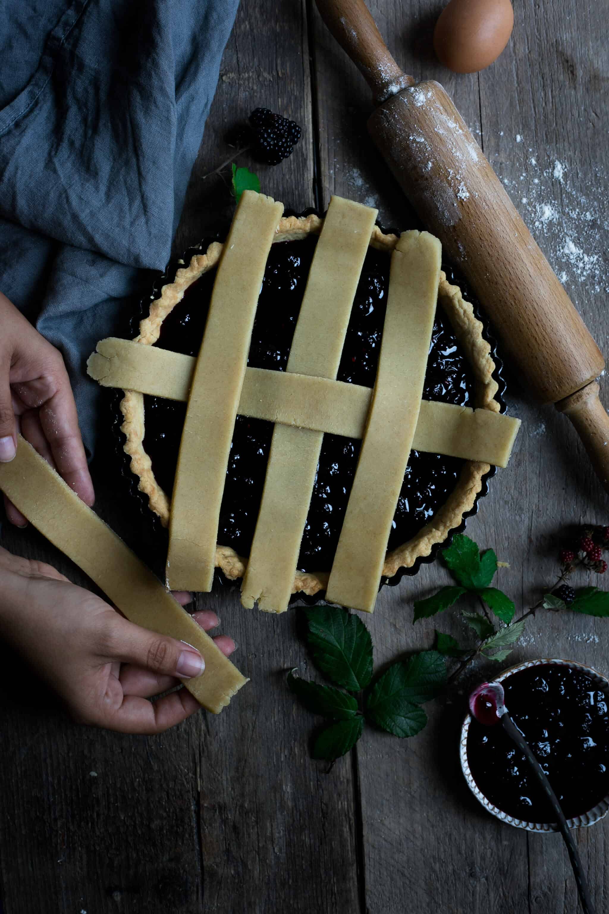 Homemade blackberry jam lattice tart | via @annabanana.co