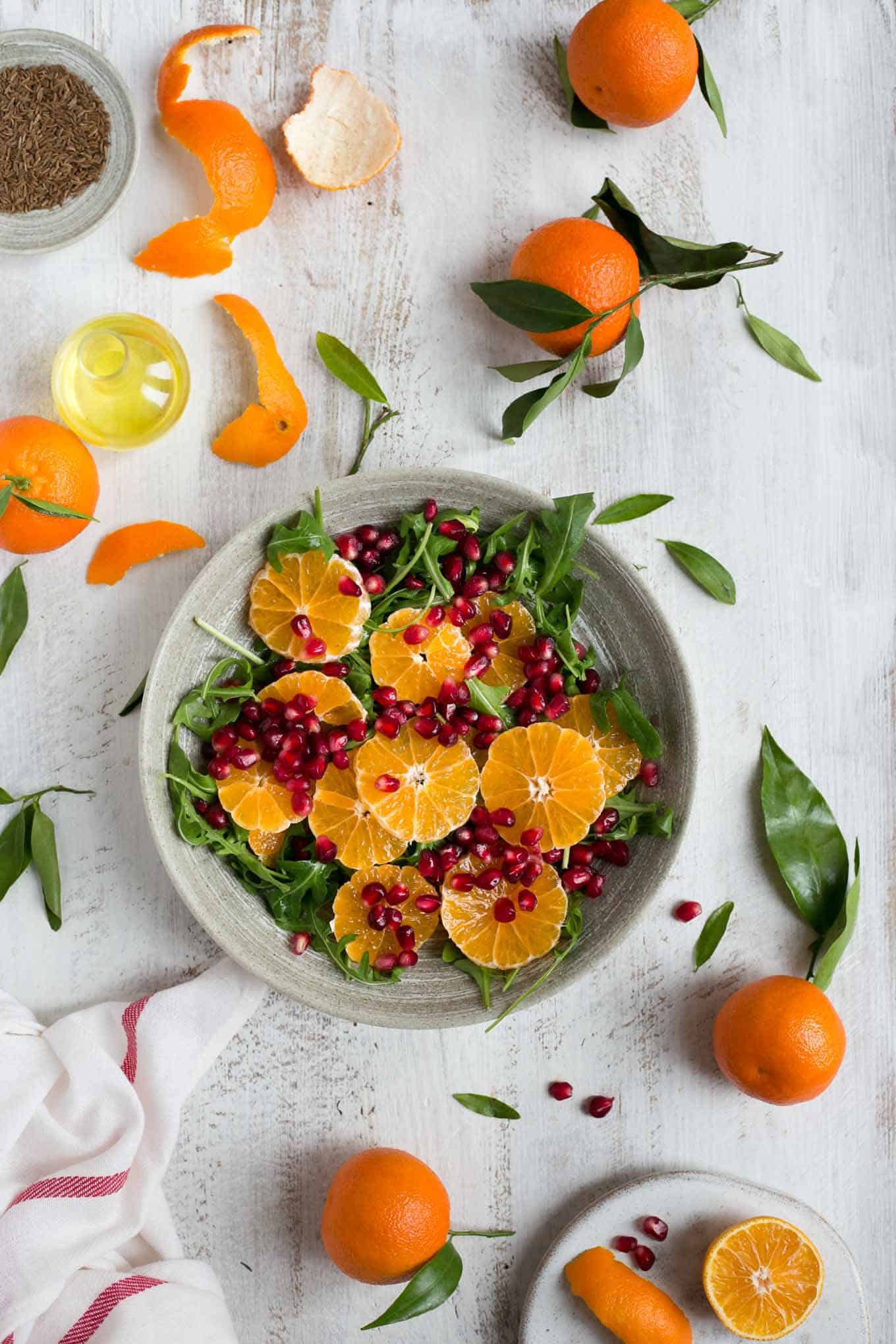 Avocado and clementine salad with pomegranate and tangy dressing #vegan #dairyfree #healthy | via @annabanana.co