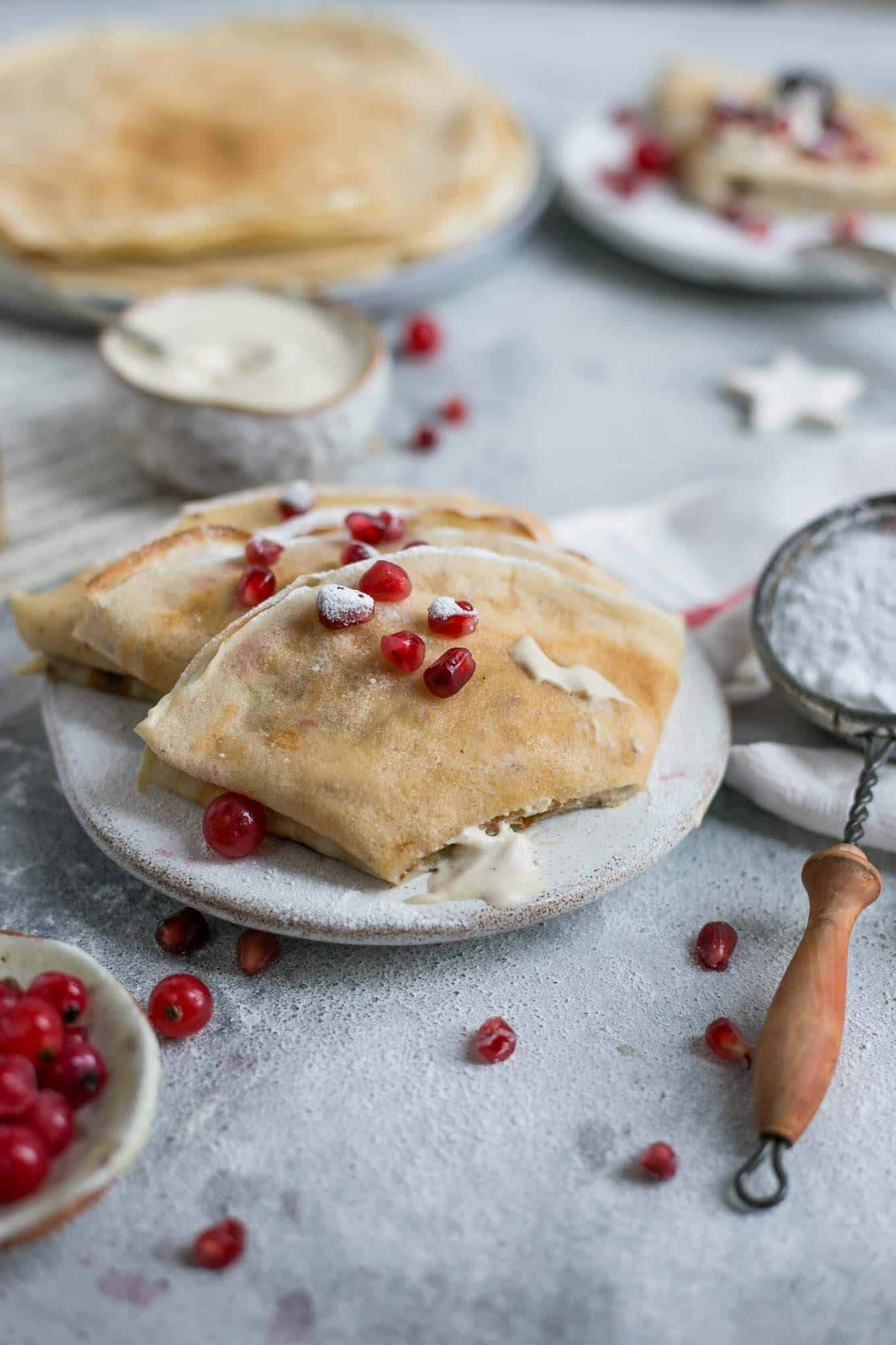 Delicious vegan french crepes, filled with vanilla cashew cream #vegan #crepes #brunch | via @annabanana.co