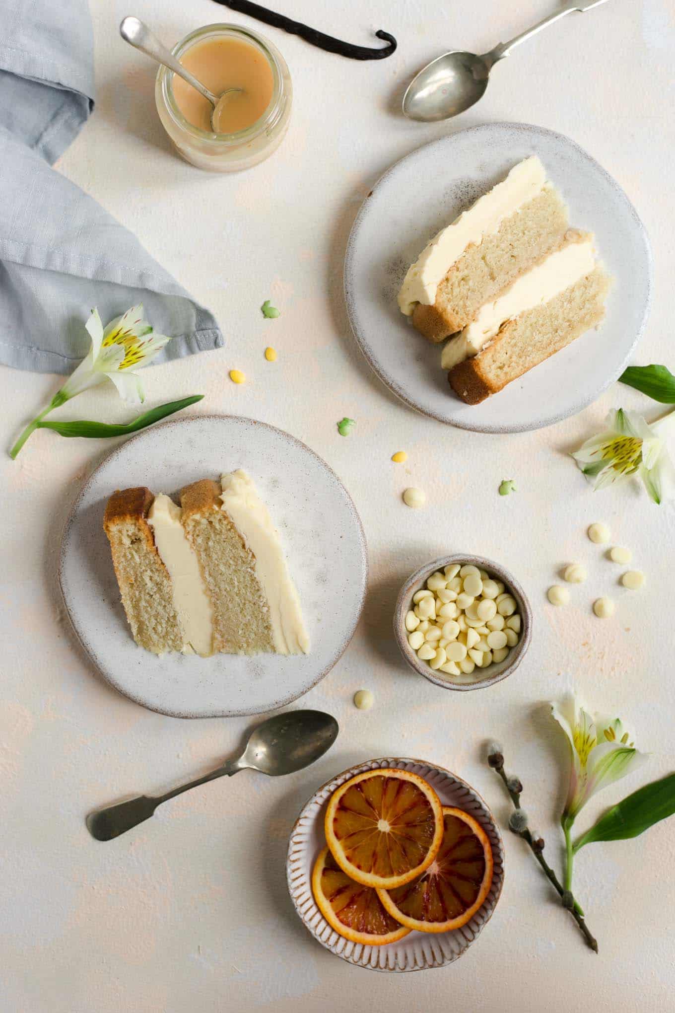 Delicious vegan white chocolate cake with blood orange curd #vegan #cake #dairyfreecake | via @annabanana.co