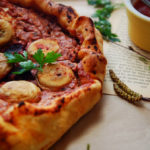 Tomato and red bean paste pizza