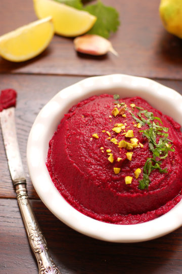 Delicious Hummus with Roasted Beetroots