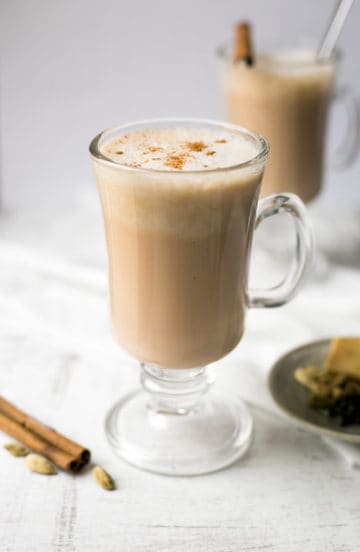 Delicious, warm, spicy chai latte made with cashew milk. | via @annabanana.co