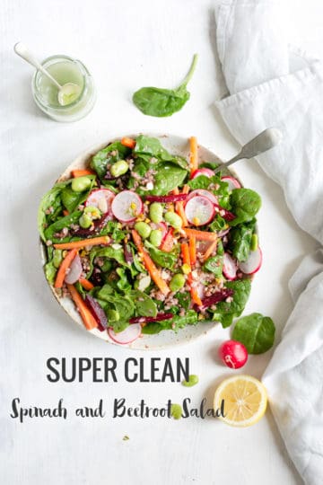 Super clean spinach and beetroot salad with bulgur wheat! It's packed with crunchy, fresh vegetables and drizzled with lemon and olive oil dressing. Perfect for lunch or dinner! #saladrecipe #spinachsalad #cleaneating | via @annabanana.co