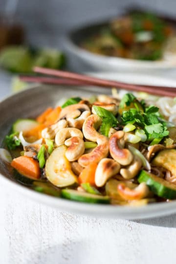 Thai Red Curry Noodles Recipe | via @annabanana.co
