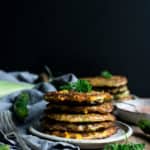 Courgette and sweetcorn fritters served with spicy Sriracha dip | via @annabanana.co