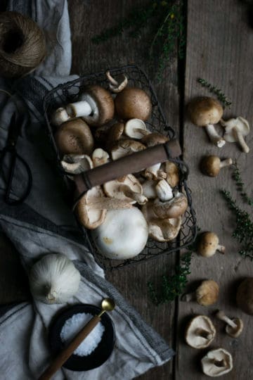 Vegan gnocchi with mushrooms and thyme | via @annabanana.co