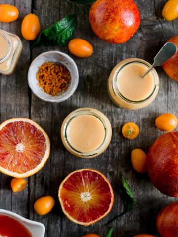 Quick and easy vegan blood orange curd recipe #dairyfree #vegan #curd | via @annabanana.co