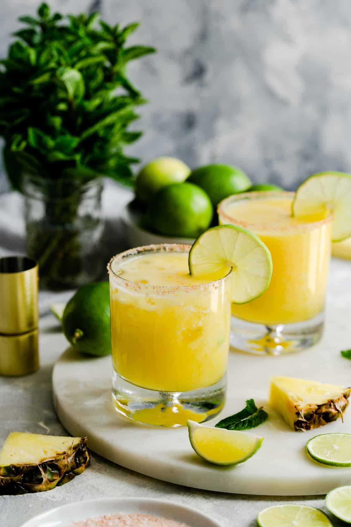 https://annabanana.co/wp-content/uploads/2019/07/Frozen-Pineapple-Margaritas-8.jpg