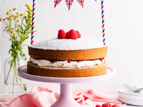 Naked Victoria Cake Recipe | Baking | Sainsbury's Recipes
